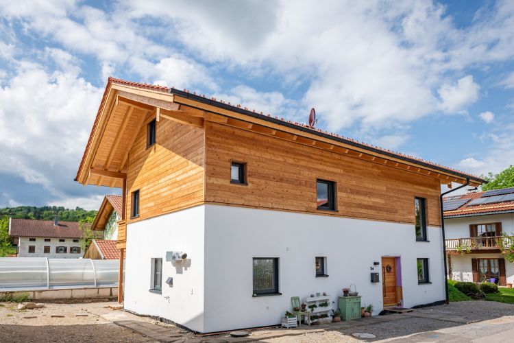 Einfamilienhaus Holzständerbauweise Lärchenschalung