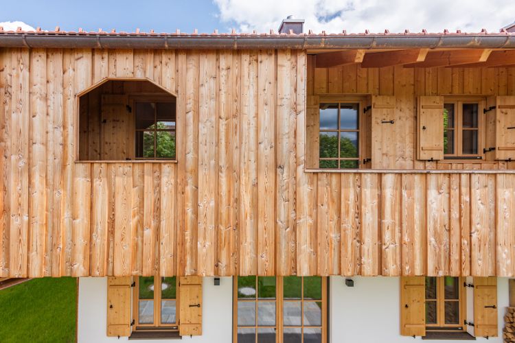 Doppelhaus Deckleistenschalung