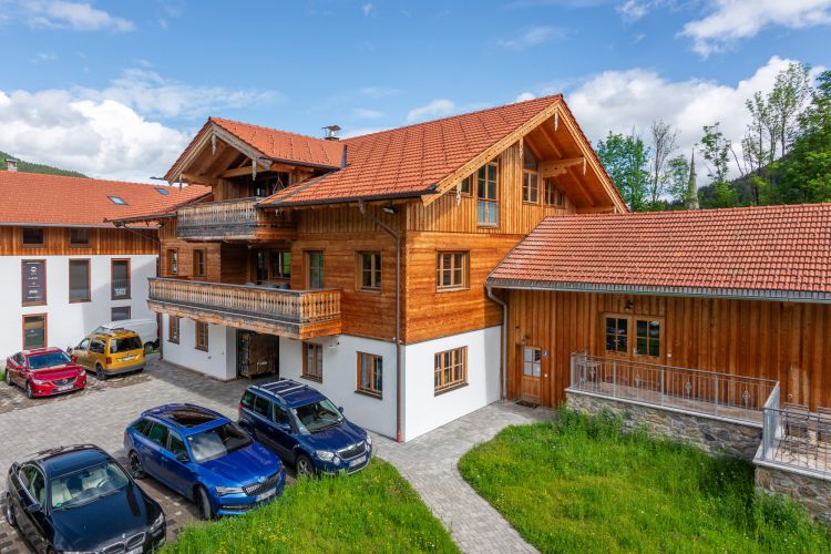 Geschäftshaus Holzbauarbeiten Sparrenköpfe