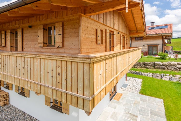 Doppelhaus Balkon Lärchenholz