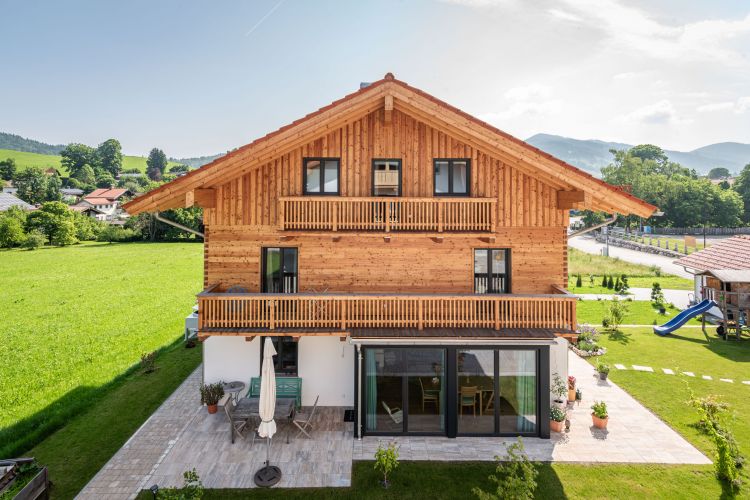 Holzbau Lärche Wintergarten Doppelhaushälfte