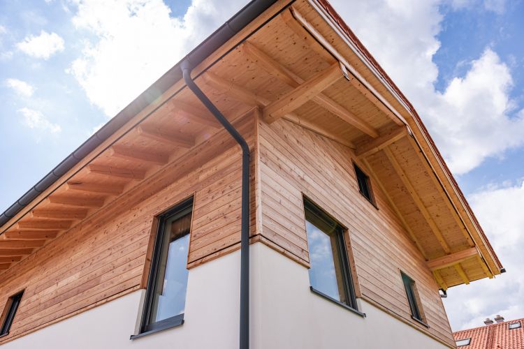 Einfamilienhaus Zwischensparrendämmung Lärchenschalung